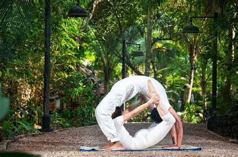 Natural Awakenings Singles: Natural Health Holistic Dating Site