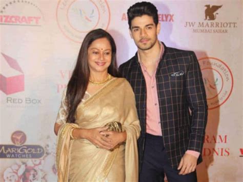 Sooraj Pancholi Wants to do a Film With Mother Zarina Wahab - NDTV Movies