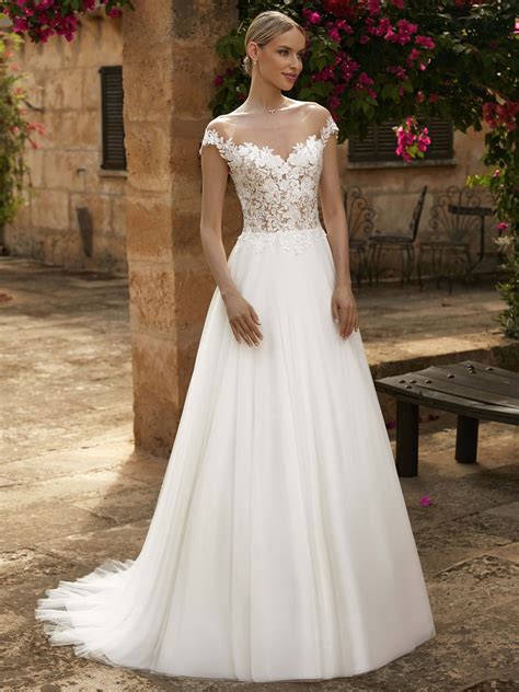 Abito sposa in tulle e pizzo. | Favole | Abiti da Sposa e da Cerimonia ...