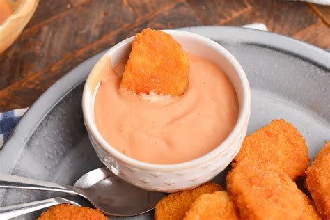 BEST Chicken Nugget Dipping Sauce (Chick-Fil-A Sauce Copycat!)