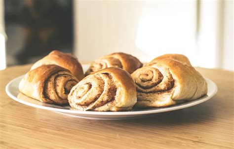 Булочки з корицею - популярний рецепт - Новини Смачно