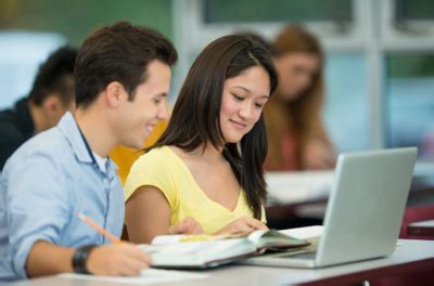 studi  luar negeri  studi  indonesia   membedakan