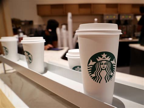 starbucks average wage 5