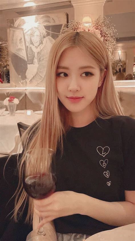 Blackpink Rosé | Blackpink rose, Blackpink fashion, Blackpink