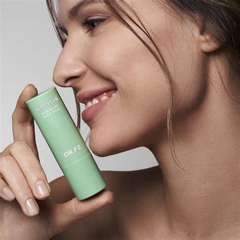 DR.F5 Смягчающий крем-стик с алоэ вера Skin Relief (11 г) купить оптом ...