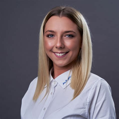 Mravik Zsanett