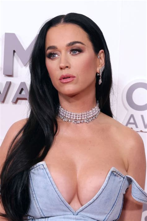 At the 2022 CMA Awards : r/katyperry