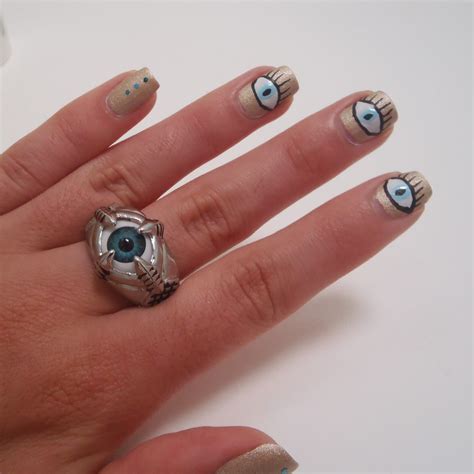 Gormay Nails: My nails are looking at you