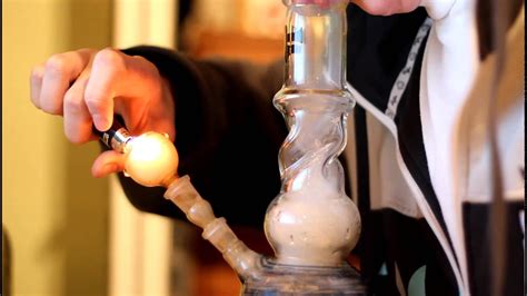 Raw 1080P HD footage of a bong toke. - YouTube