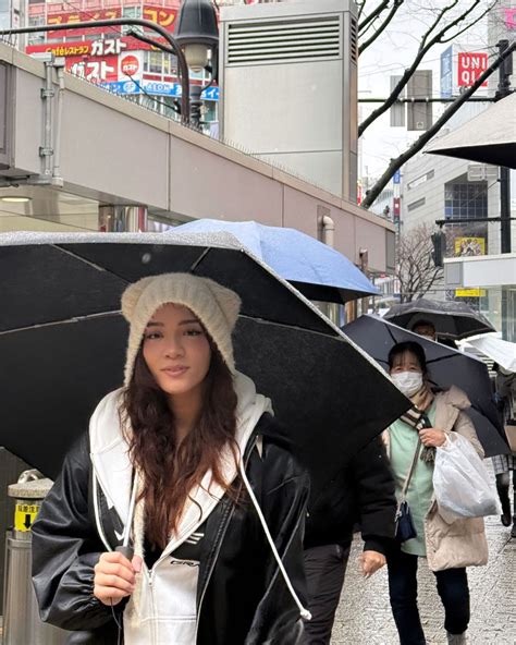 @cinnabrit | cosplayed as my main in marvel rivals and made this