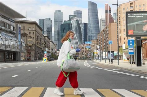 Южный ветер сохранит остатки тепла в Москве в субботу