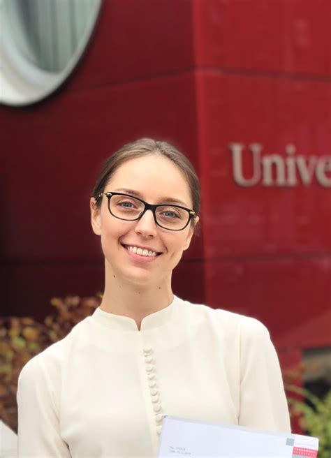 Simona Stojanova – Medium