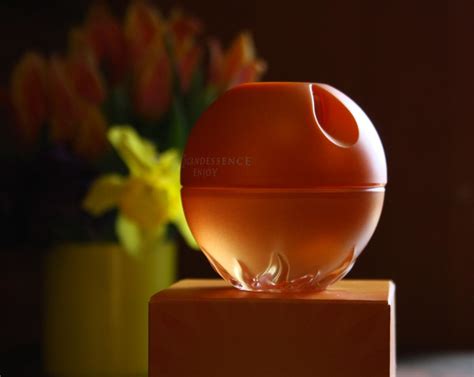 Incandessence Enjoy Avon perfume - a fragrance for women 2020