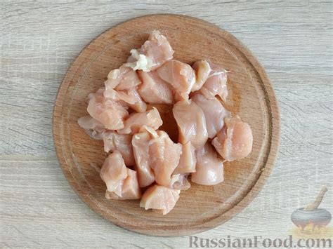 Рецепт: Куриное филе с зелёным горошком и морковью, тушенное в ...