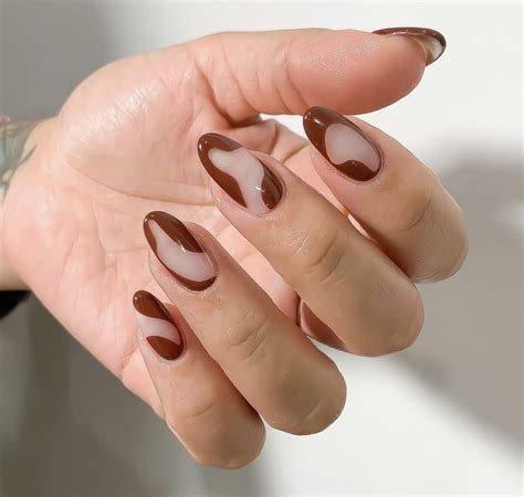 Коричневый маникюр | Brown nails, Minimal nails, Beauty hacks nails
