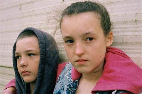 Фильмы с Беллой Рамзи — звездой «Одних из нас» - Горящая изба