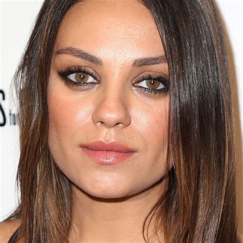 10 Most Notable Celebrities With Hazel Eyes - Luxe Lenses