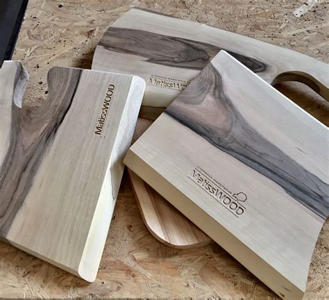 Pin by 은영 황 on 도마&우드슬랩&우드카빙 &에폭시,레진 | Woodworking, Walnut wood projects ...