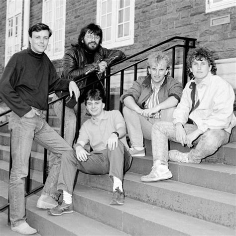 stream eryr wen  listen  songs albums playlists