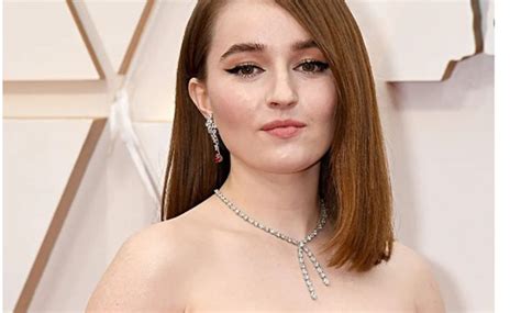 Kaitlyn Dever Age, Height, Bra Size & Net Worth 2024 – The Star Info