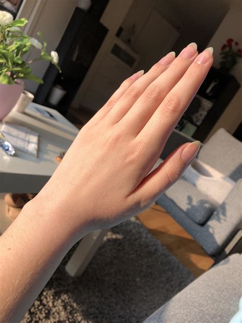 photo ive     hand rhands