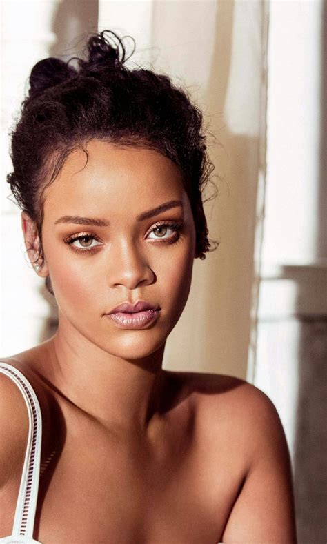 Pin de Tchel Soares em Rihanna | Rihanna cabelos, Fotos de rihanna, Rihanna