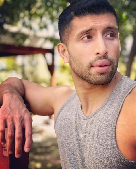 pin  victor freeney  vin sander vin thumbs