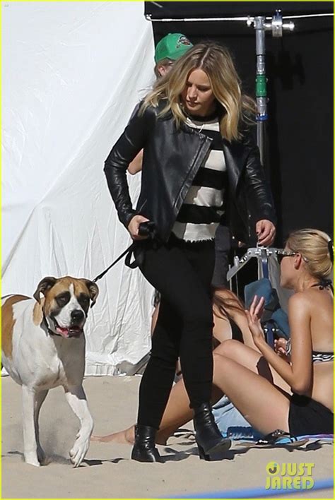 Kristen Bell Films a 'Veronica Mars' Scene at the Beach: Photo 4181319 ...