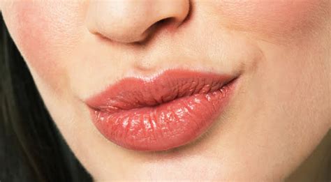 4 Tips for Luscious Lips - HEYDOYOU lifestyle blog