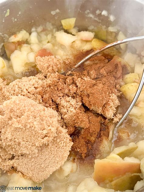 EASY Homemade 'Skin On' Applesauce - Eat Move Make