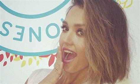 Jessica Alba debuts short bob hairstyle | Daily Mail Online