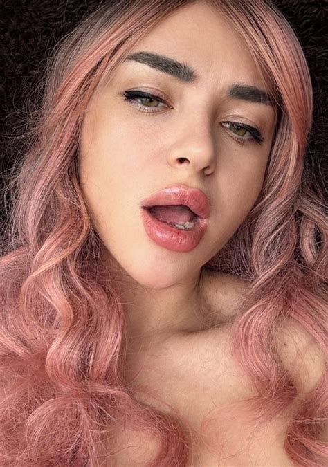 Pushing past the throat barrier : r/MiamiTinder