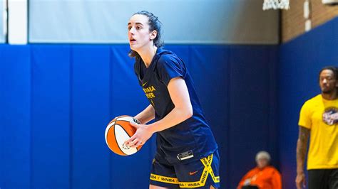 Caitlin Clark compares the WNBA and college