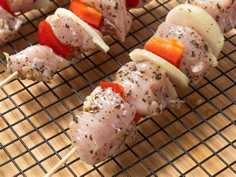 Шашлычки на шпажках в духовке – пошаговый рецепт приготовления с фото ...