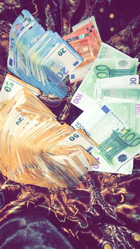 Pin by izmir qaraj on Snapchat | Gold money, Money pictures, Rich money