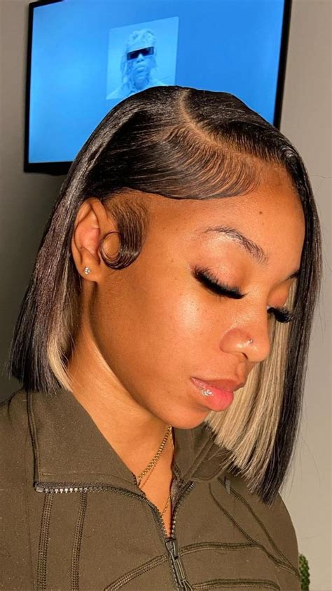side part quick weave bob with a blonde peekaboo 😍😍😍 | Straight weave