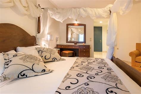 Golden Sun Hotel Rooms: Pictures & Reviews - Tripadvisor