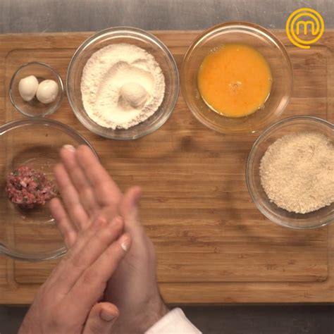 Шотландско яйце | 👩‍🍳Как да приготвим Шотландско яйце вкъщи? MasterChef ...