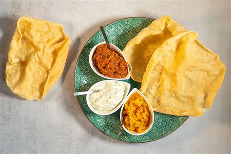 Papadum dips met 3 Indiase basissauzen