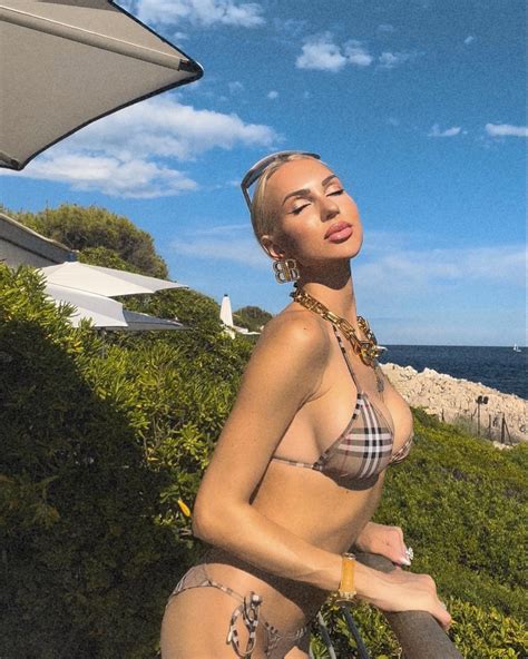 Christine Quinn Bikini Pictures: Sexy Swimsuit Photos | Life & Style