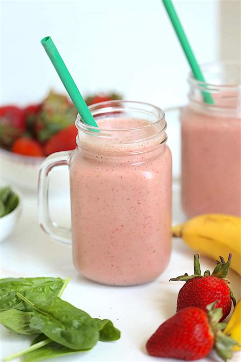 Strawberry Banana Spinach Smoothie - My Mini Chefs