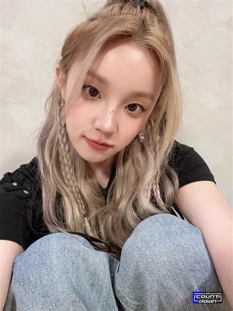 Pin by on (𝑮)𝒊-𝒅𝒍𝒆 | G i dle, G-idle yuqi, Girl
