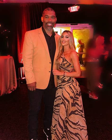 Claudia Sampedro 🧿 (@claudiasampedro) • Instagram photos and videos