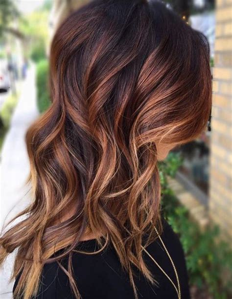Balayage: Technika, která vlasy zesvětlí jako melír, ale… | Kafe.cz