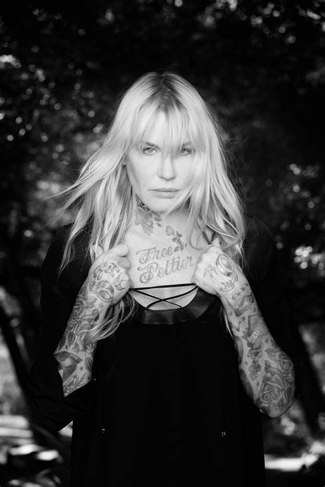 Darryl Hanah (38 фото)