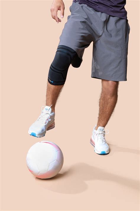 Knee Popping: 7 Reasons Why Your Knees Keep Popping - Copper Fit