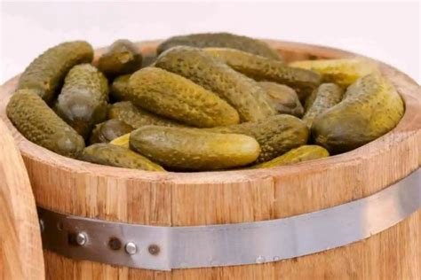 Огурцы на зиму холодным способом: 20 простых и вкусных рецептов