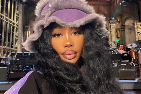 SZA Sold Only 778 Albums This Week But She's Number 1 to Taylor Swift's