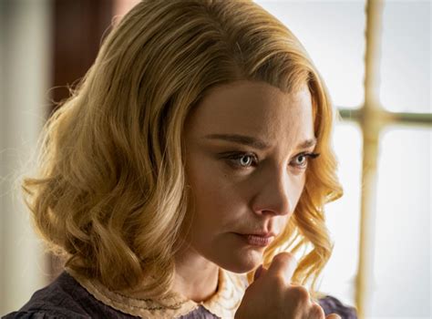 Natalie Dormer em 'Penny Dreadful: City of Angels' e interpretando uma