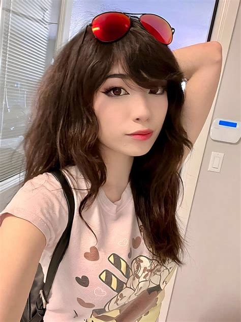 Emiru : r/twitchasians